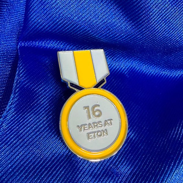 PIN ETON 2